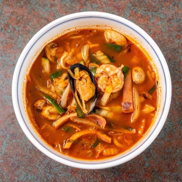 Spicy Noodle Soup (Jamppong).